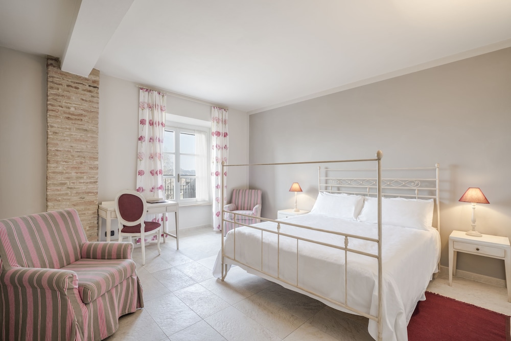Superior Double Room, Jetted Tub photo 1