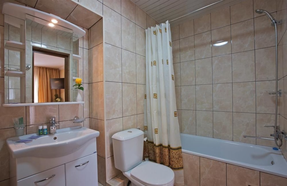 Standard Double Or Twin Room photo 3