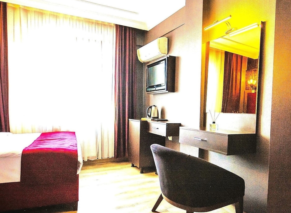 Standard Room photo 2