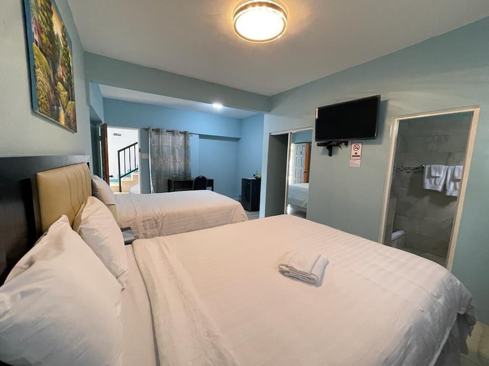 Family Room, 2 Queen Beds photo 2