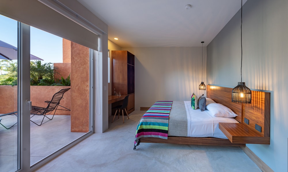 Superior Room, 1 King Bed, Terrace - Pet Friendly photo 3