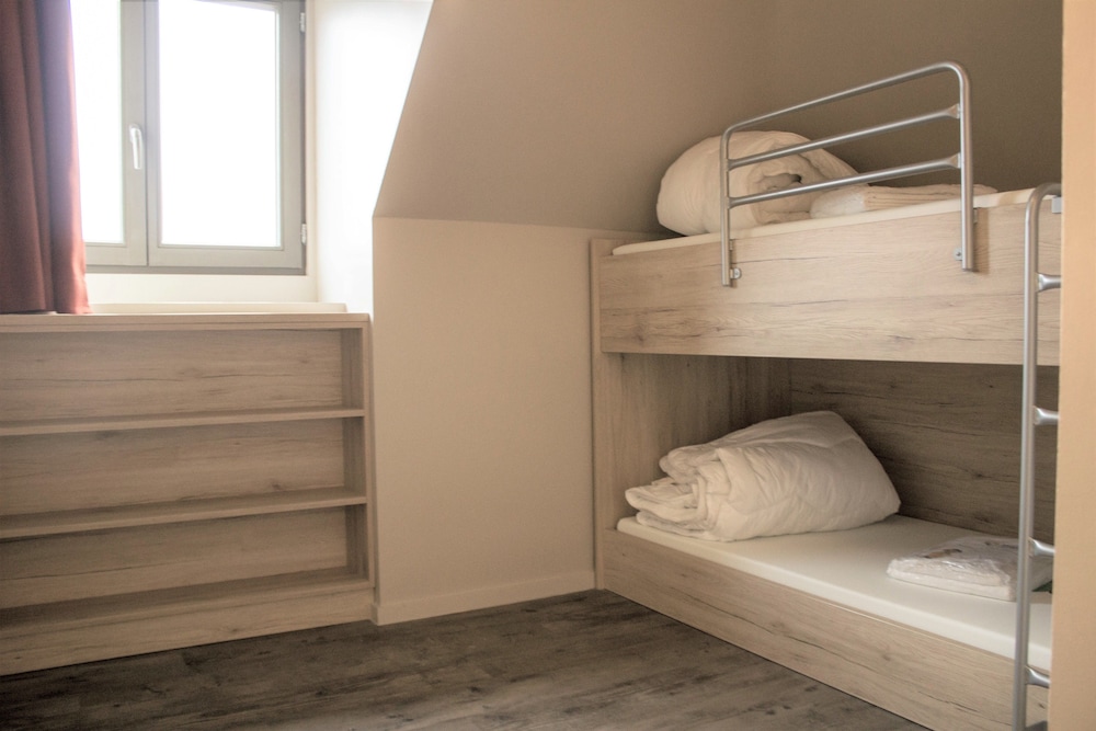 Spacious Family suite | 4 adults - 3 kids photo 1