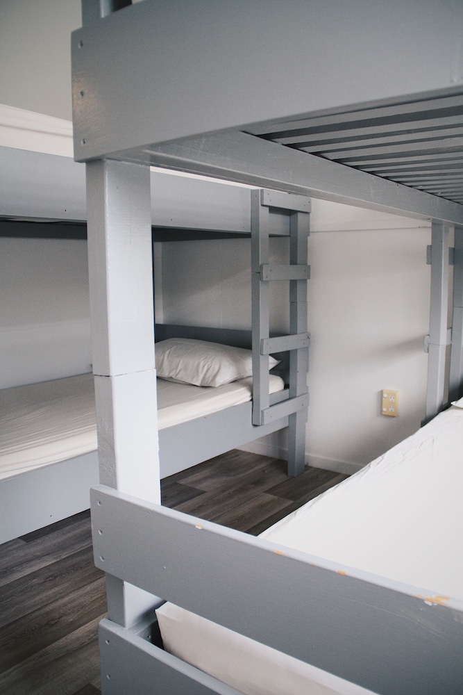 4 Bed Dorm Room photo 2