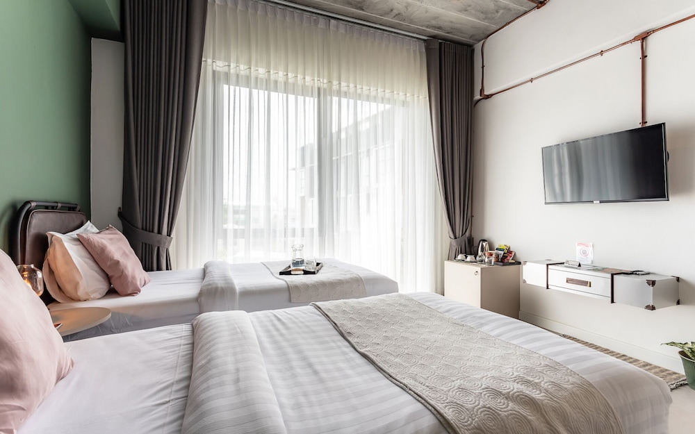 Standard Twin Room, 2 Twin Beds - Photo 1