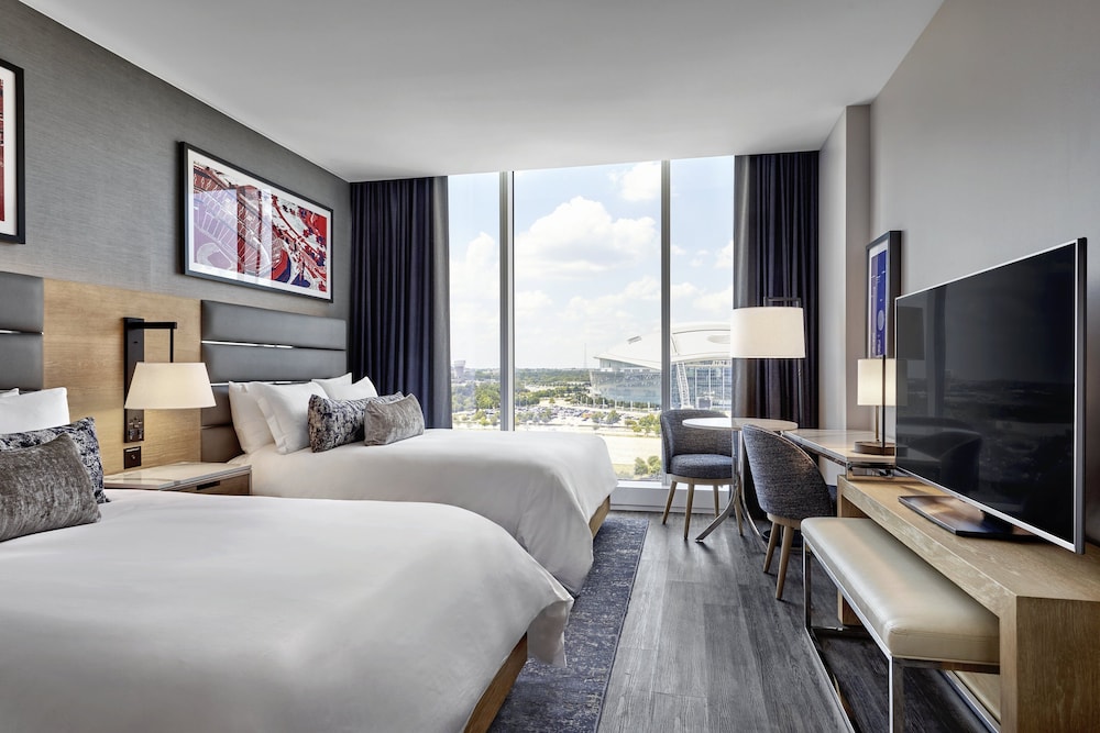 Premium Room, 2 Queen Beds, Corner - Photo 2