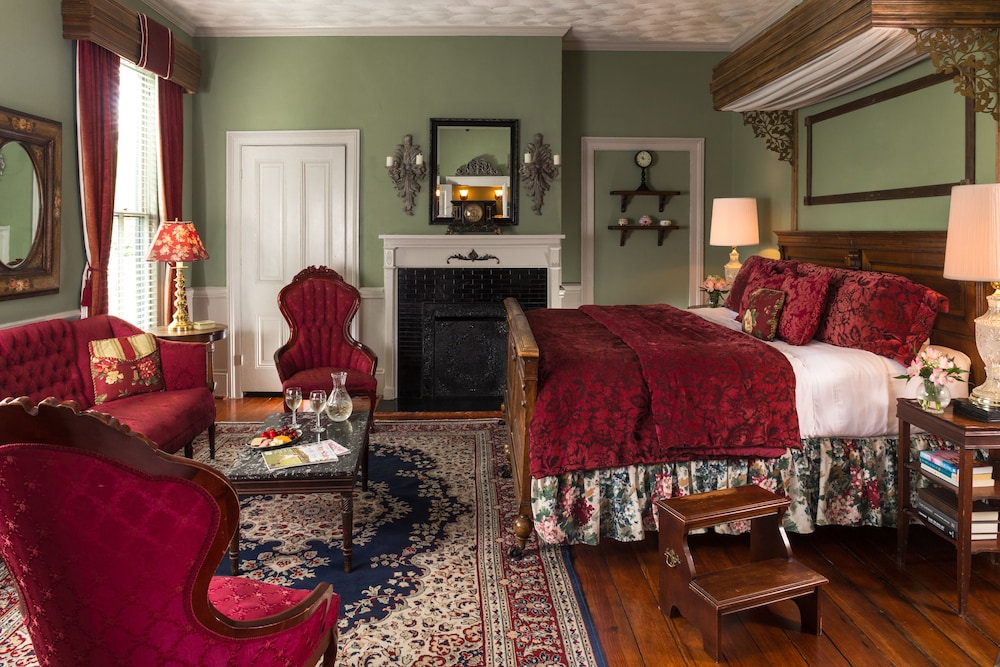 Classic Room, 1 King Bed, Private Bathroom (The Tuscarora Room) photo 1
