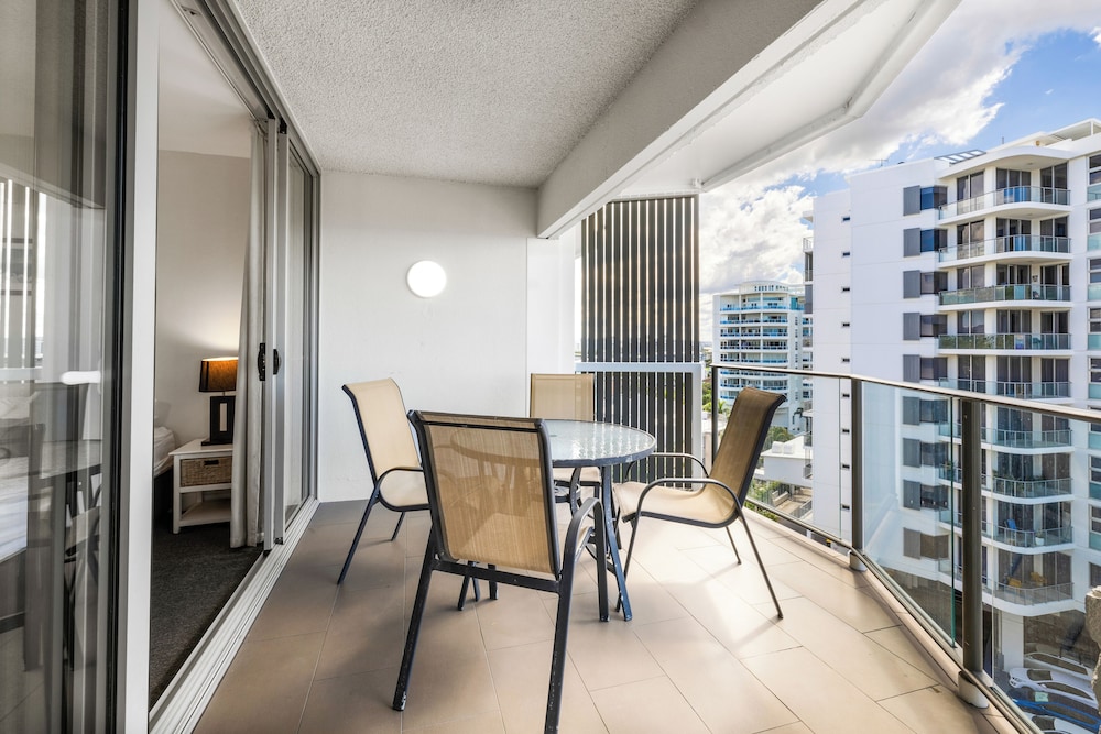 Economy Apartment, 2 Bedrooms, Partial Ocean View photo 1