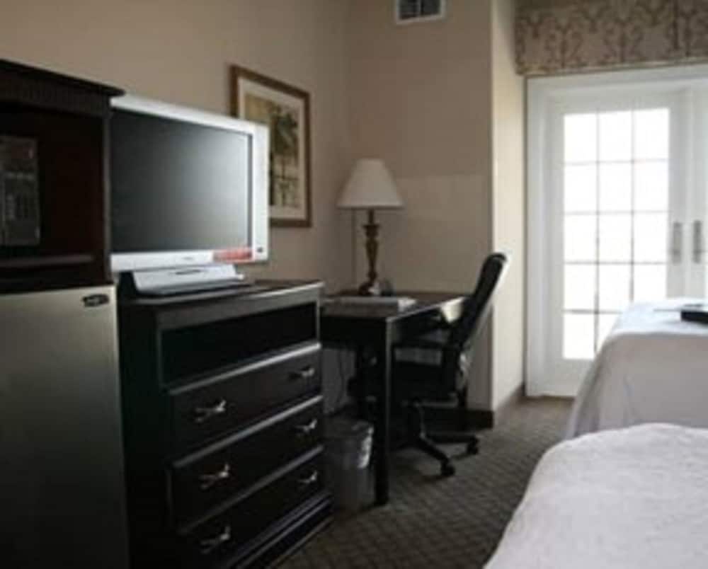 Room, Accessible photo 2