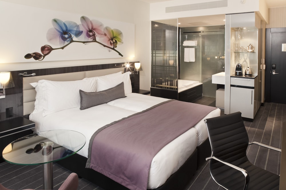 Luxury Twin Room, 2 Twin Beds, Bathtub - Photo 1