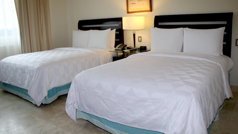 Standard Room, 2 Double Beds photo 2