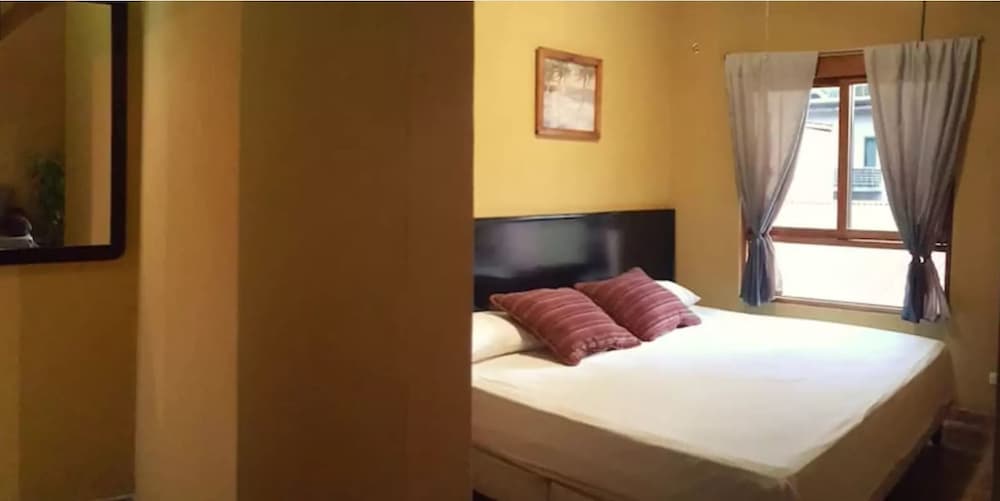 Comfort Studio, 1 King Bed photo 1