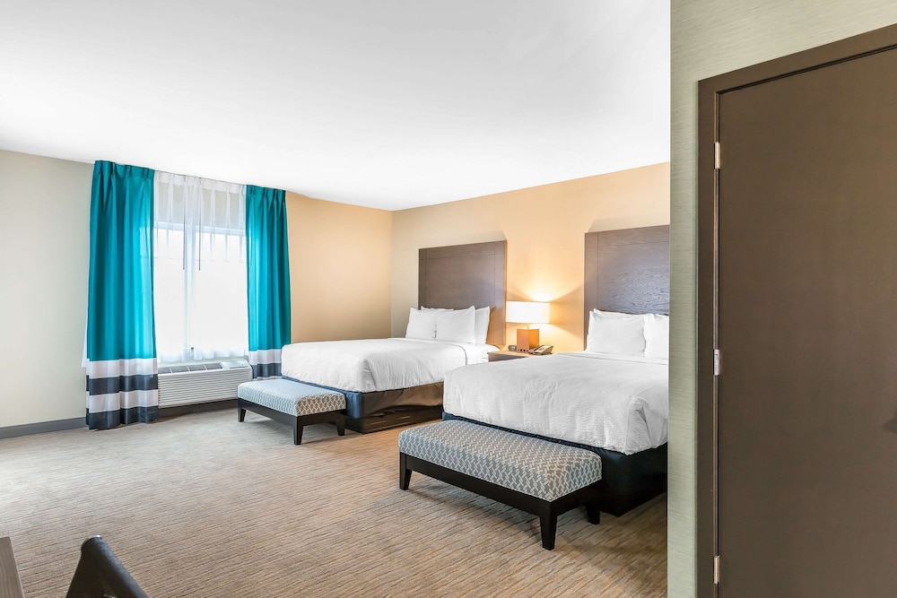 Suite, Multiple Beds, Non Smoking photo 3
