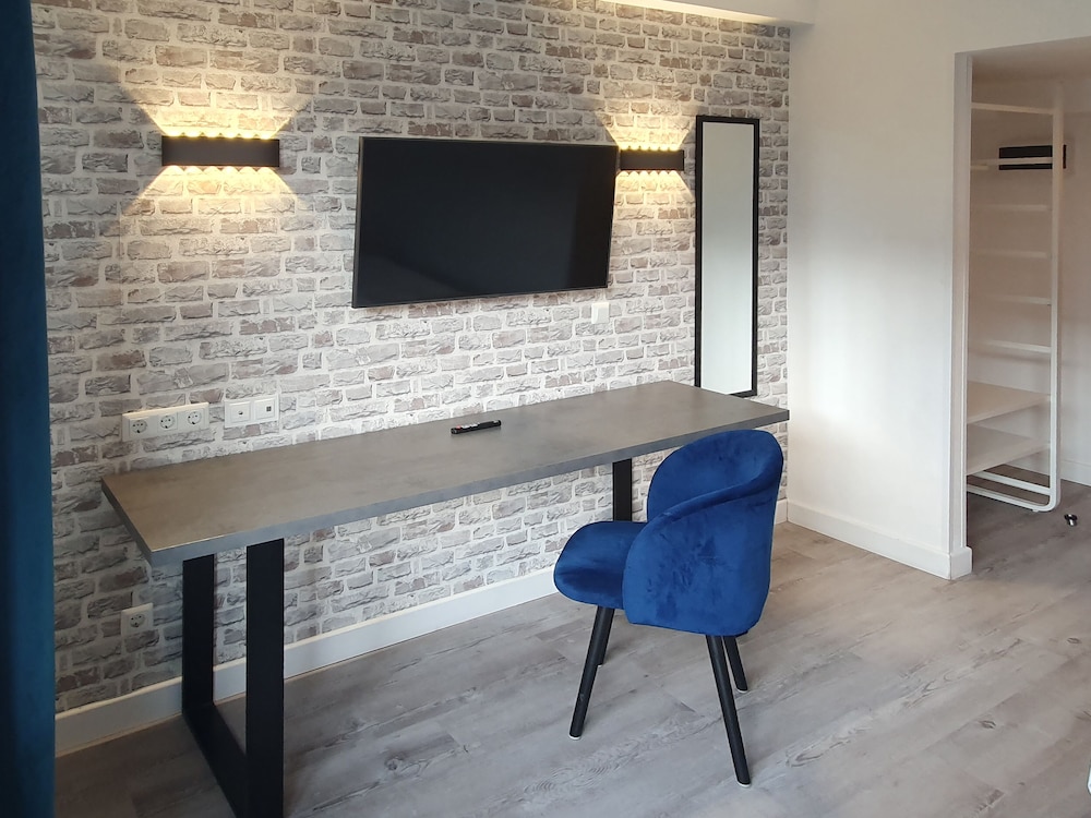 Double Room - Photo 11