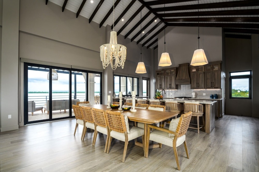 Villa photo 3