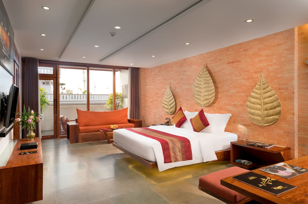 Luxury King Suite, Balcony, City View photo 1