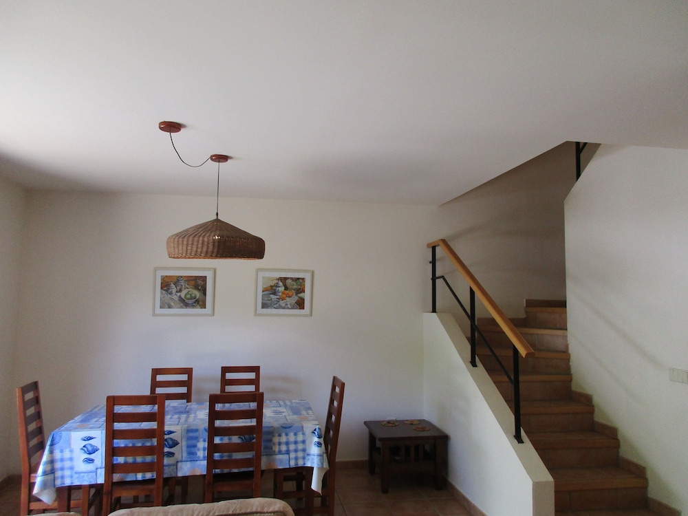 House, 3 Bedrooms photo 3
