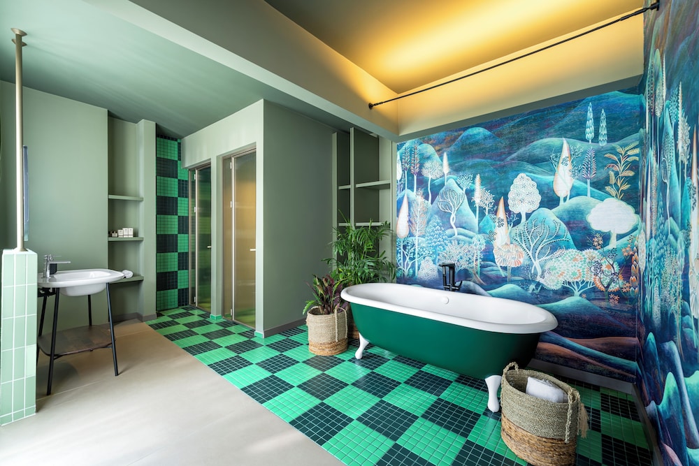 Superior Suite - Photo 18