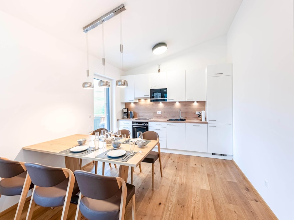 Apartment photo 2
