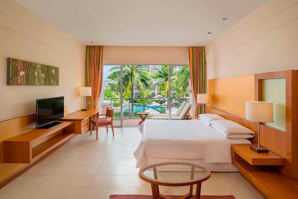 Room, 1 King Bed with Sofa bed, Lagoon View (Balcony)