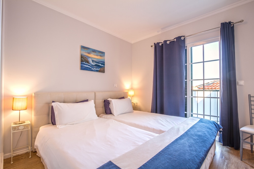 Comfort Townhome, 2 Bedrooms, Beachfront photo 2