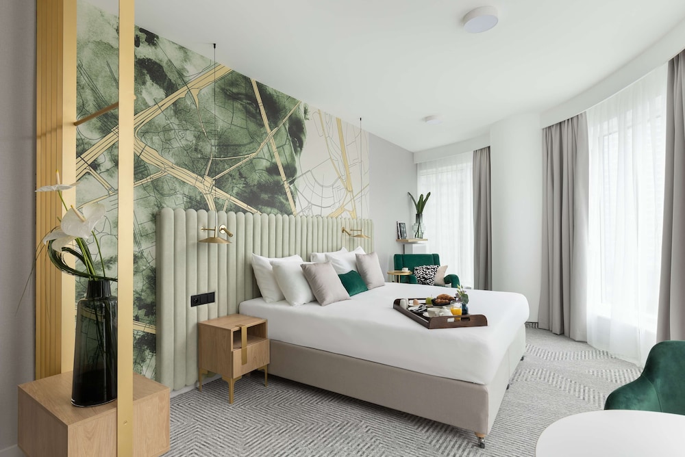 Junior Suite, 1 King Bed - Photo 2