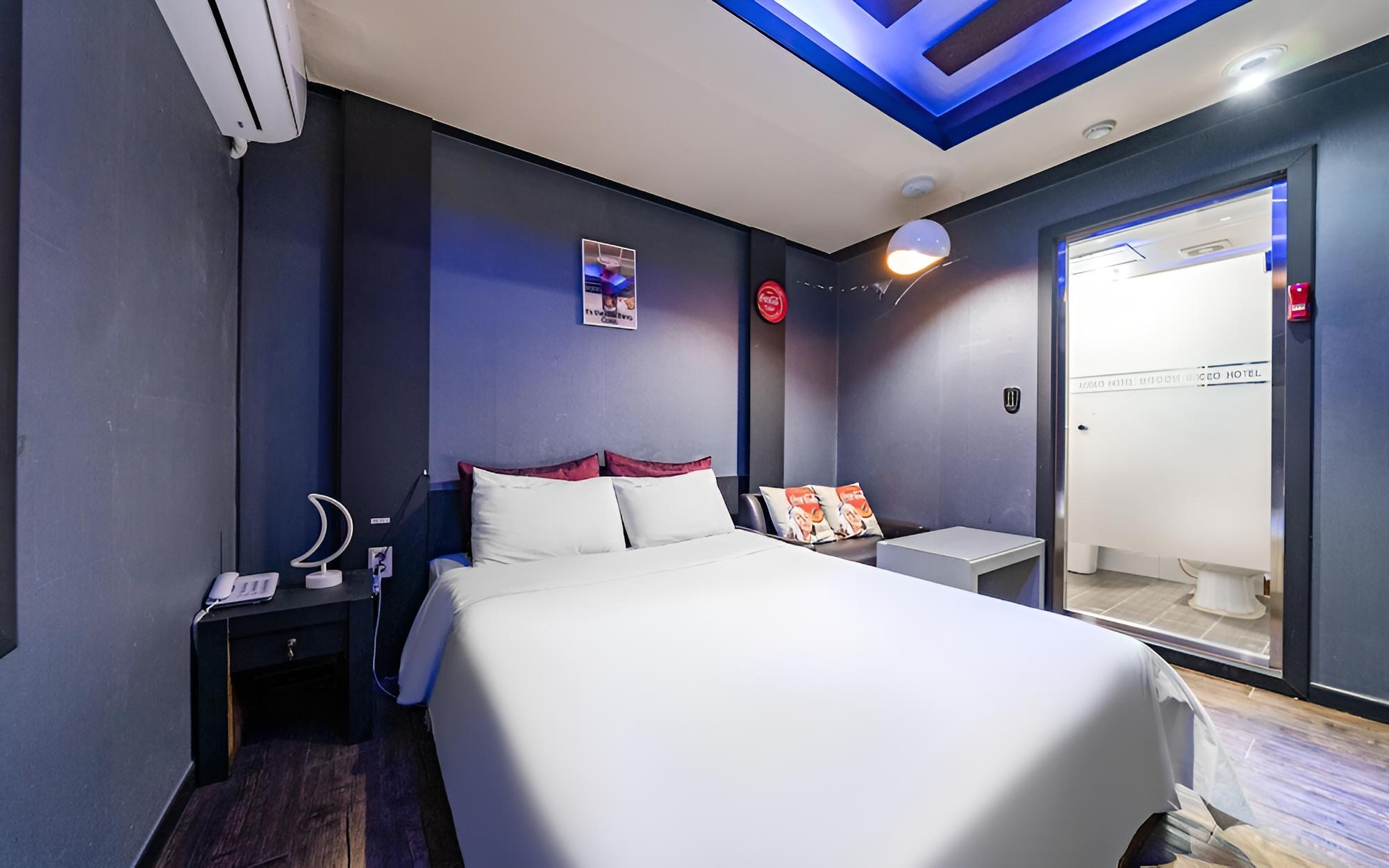 Room (Sleepy + 18:00 check out (Netflix Wav) photo 2