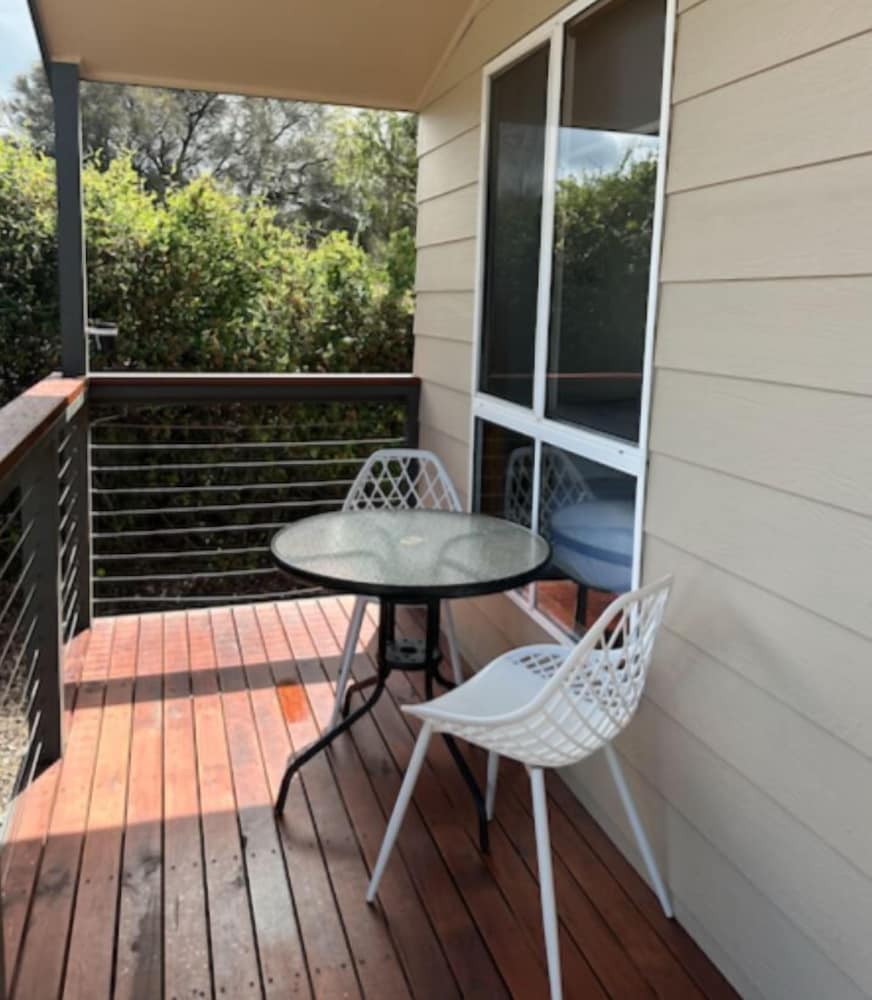 Basic Cabin, Balcony photo 2