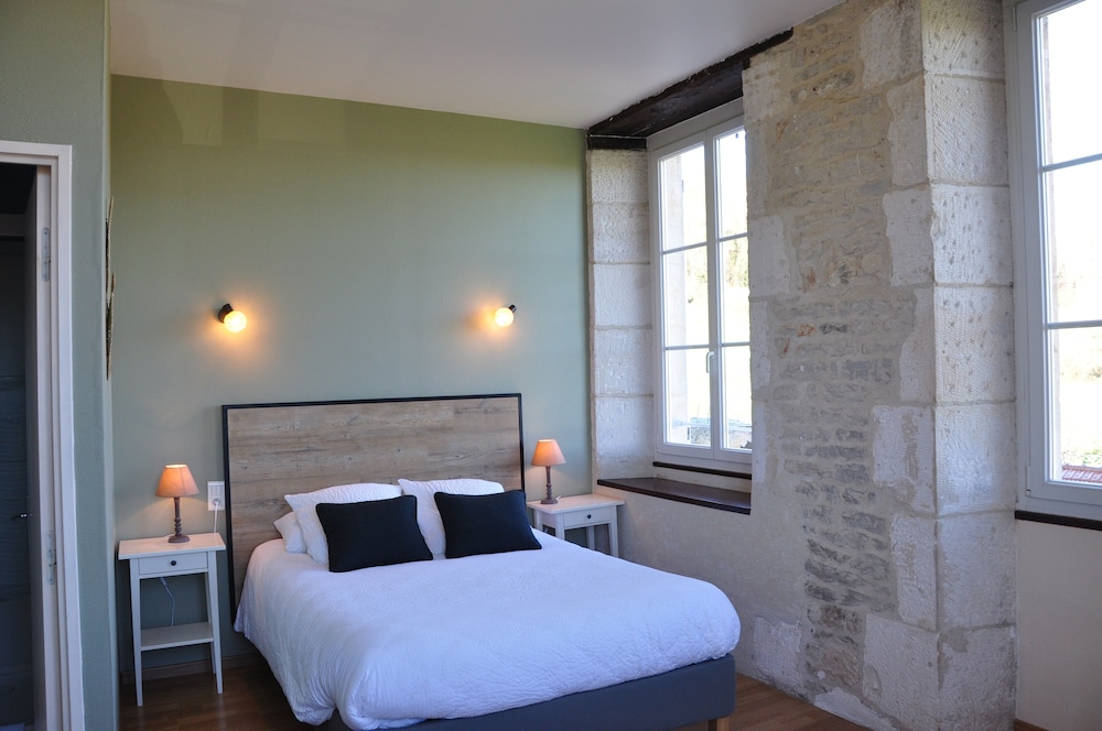 Quadruple Room, Courtyard Area