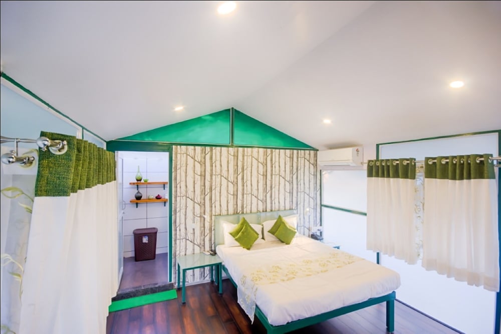 Luxury Cottage, 1 Bedroom (Lake View)