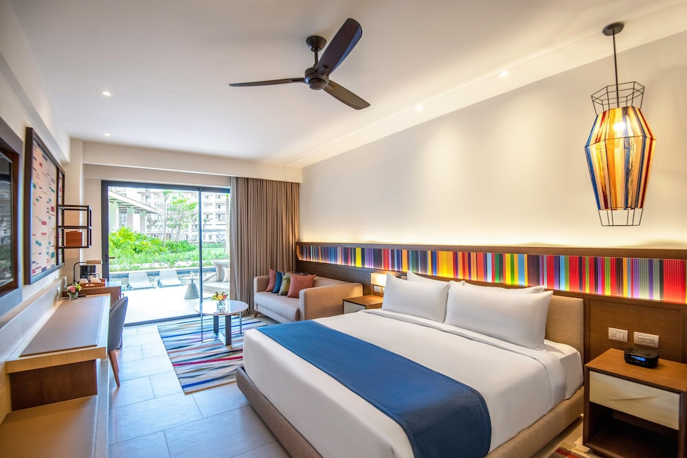 Junior Suite Swim Up King