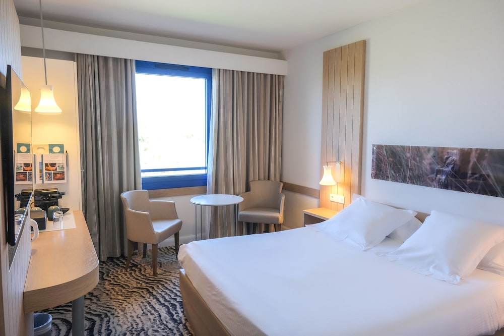 Superior Double Room, Pool Access - Photo 1