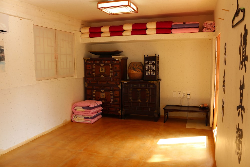 Traditional Room (Soodeokjae) photo 1