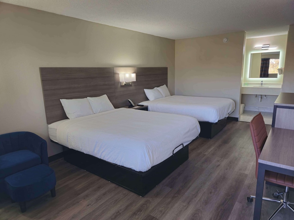 Room, 2 Queen Beds, Smoking