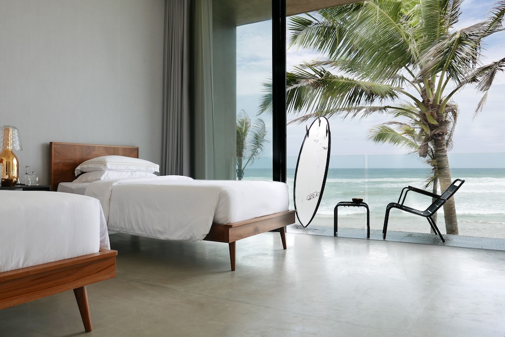 Deluxe Twin Room, 1 Bedroom, Balcony, Ocean View photo 2