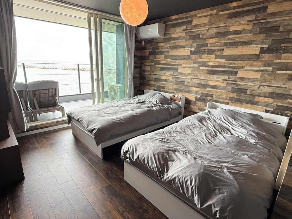 Deluxe Twin Room, Balcony, Ocean View photo 2