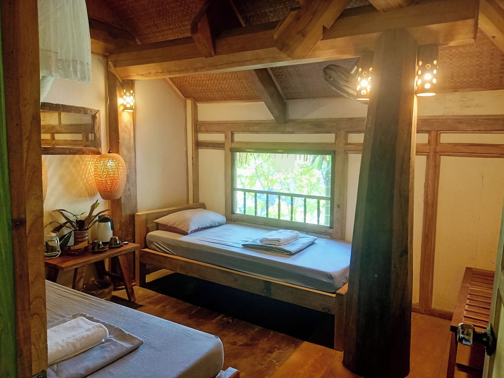 Comfort Twin Room, Shared Bathroom photo 1