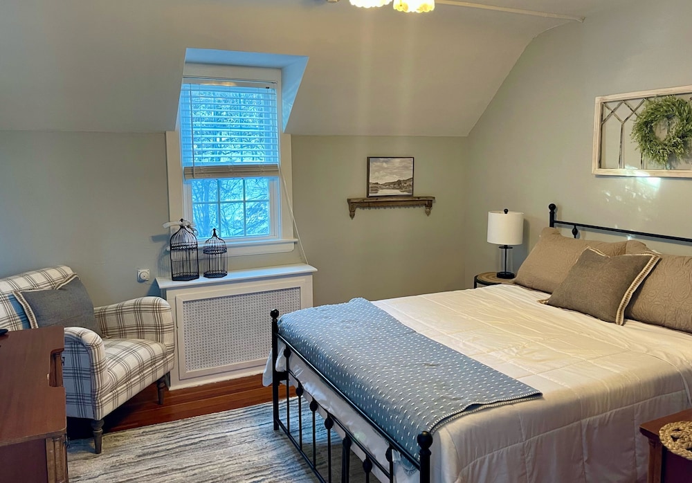 John L. Rey Room photo 1