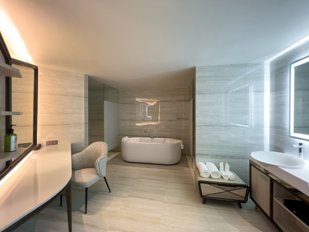 Amethyst Executive Room - Photo 4