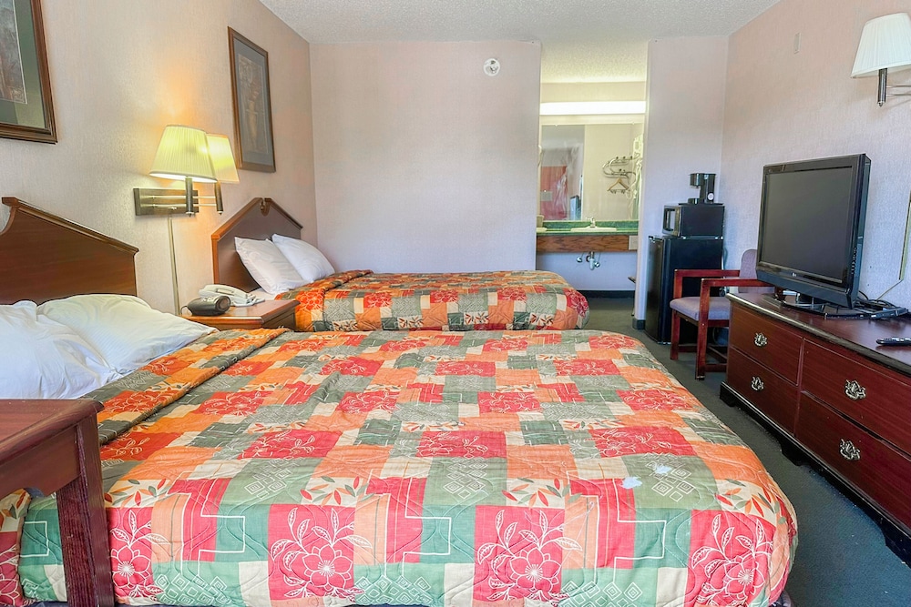Suite, 2 Double Beds photo 1