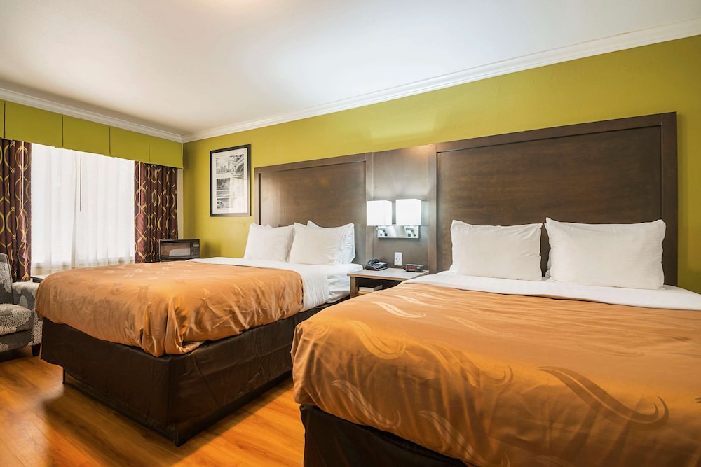 Standard Room, 2 Queen Beds, Non Smoking photo 2