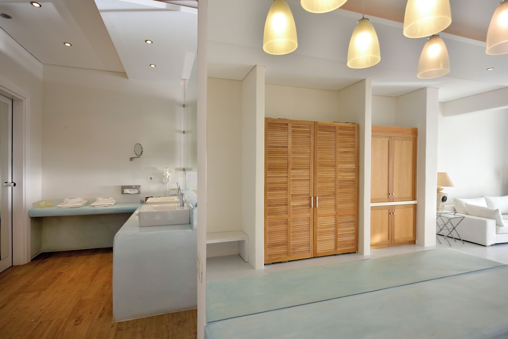 Delos One Bedroom Villa with Private Pool & Sea View - Photo 12