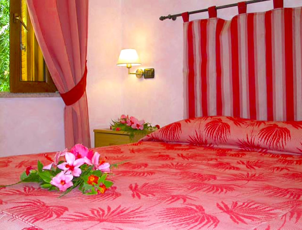 Standard Room, Garden View (Double)