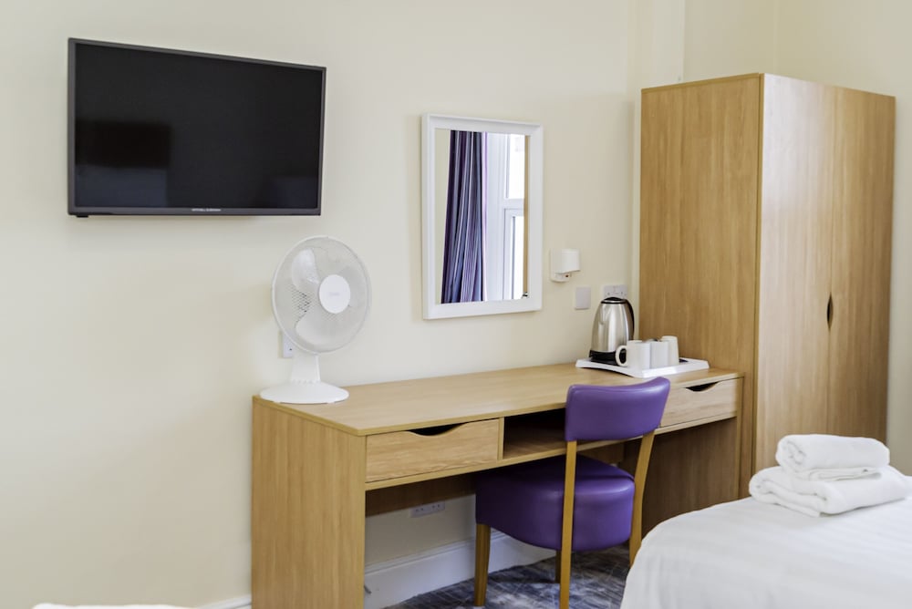 Standard Suite, Ensuite photo 3