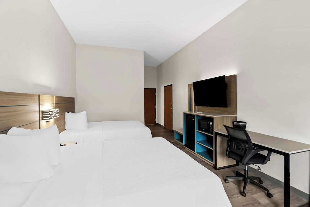 Room, 2 Queen Beds - Photo 4