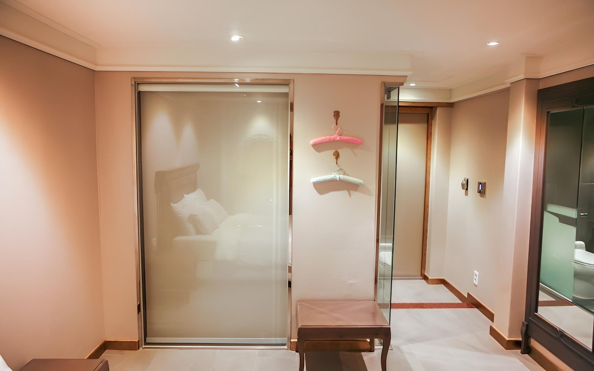 Room (Business Styler (Netflix Styler)) - Photo 3