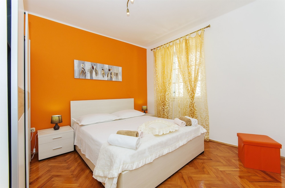 Apartment (A1) photo 2