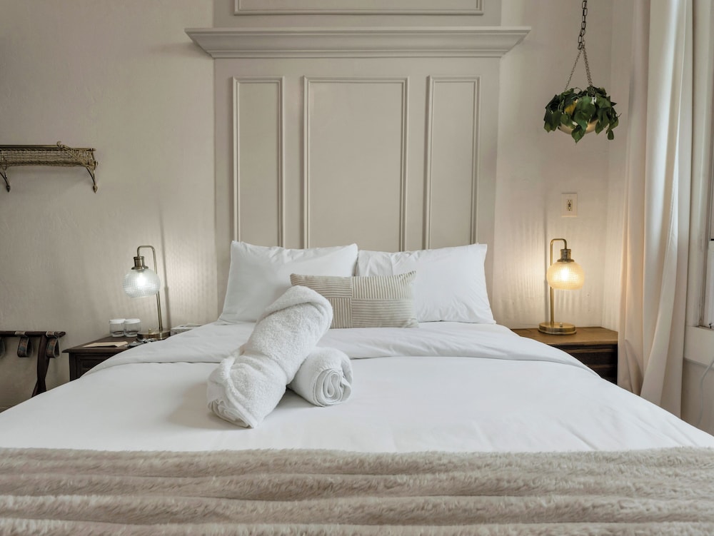 Two Room Double Queen - Suite 10 photo 2
