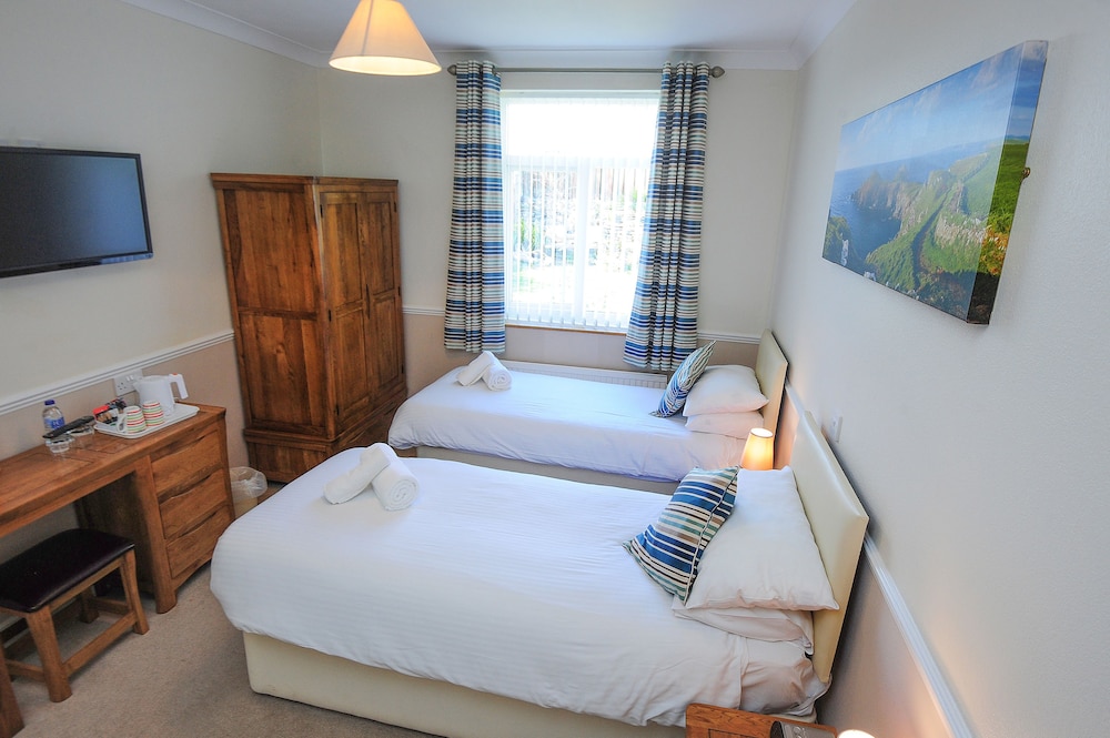 Classic Twin Room (Room 6)