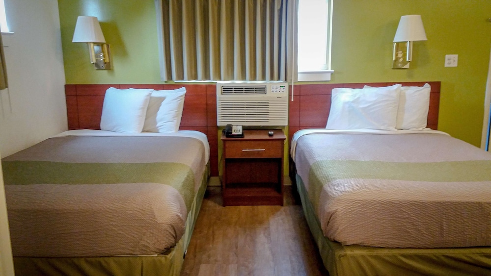 Premium Room, 1 Queen Bed, Non Smoking, Kitchenette - Photo 3