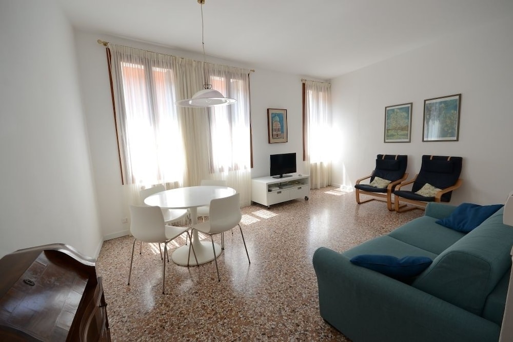 Apartment, 2 Bedrooms, Lagoon View (Dependance) photo 1